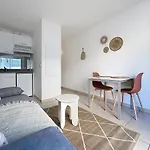 Studio calme avec balcon proche du port de Nice