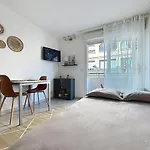 Studio calme avec balcon proche du port de Nice
