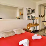 Sea Front Studio Yourhosthelper