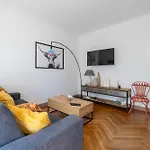 2 Pieces Avec Jardin Et Clim A Quelques Pas De La Mer !