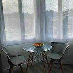 Nice Chateauneuf, Studio Renove Avec Emplacement Central