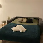 Nice Chateauneuf, Studio Renove Avec Emplacement Central