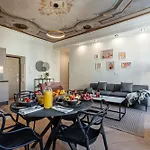 My Casa - Philibert - Traditional Apart With Historical Fresc