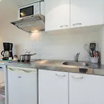 Port 1 - Spacious And Central W Ac On The Port