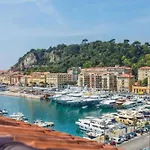 Port 1 - Spacious And Central W Ac On The Port