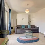 Cozy With Balcony - Garibaldi Port Apartment Nice