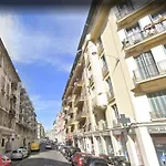 Appartamento Zona Porto A 10 Mn A Piedi Dal Mare