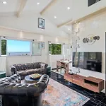 Nissarda, Maison Nicoise Avec Vue Mer, Parking, A 5 Minutes Du Port Holiday home Nice