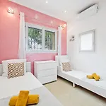 Holiday home Nissarda, Maison Nicoise Avec Vue Mer, Parking, A 5 Minutes Du Port