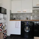 Charmant Studio Climatise Avec Terrasse Ensoleillee