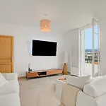 Apartment Modern With View - Happy Nice