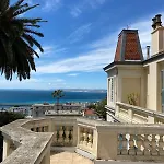 PALMERAIE - Magnifique appartement d\'époque avec Vue Mer 4 personnes avec terrasse Le Port Nice