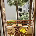 Charmant Appartement Avec Terrasse En Plein Coeur De Nice A Deux Pas De La Mer !