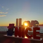 \