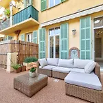 Elegant Apartment In Nice Centre With Grand Terrace