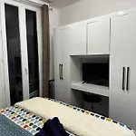 Chic Renovated - Liberation - Entire 2br 2ba Or Private With Private Bathrooms - Ac And Garage On Request *