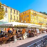 Joli Studio, Quartier Du Port