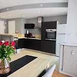 Le Carras - Proche De Aeroport , A Pied - Promenade Des Apartment *
