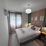 Apartment Le Carras - Proche De Aeroport , A Pied - Promenade Des