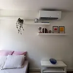 For 2 Adults With Air-conditioning Apartment