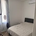 Haut De Maison Nicoise - Calme, Charme Et Vu Degagee Sur Les Collines