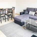 Lympia - One Bedroom Apartment Near The Port