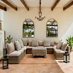 Villa Nepara