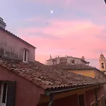 Spacious And Bright Flat Close To The Beach : Heart Of Old Nice