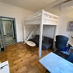 Easy And Accessible Beach Flat Near The University