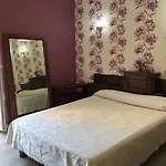 Au Picardy Hotel *