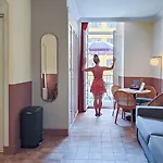Au Picardy Hotel *