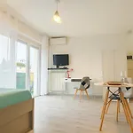 Bright And Cozy Studio 2 Min Walk From Beach And Promenade Des Anglais