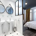 Arome Hotel 3*