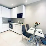 The Entire Apartment 2 Rooms, Balcony, Sea View