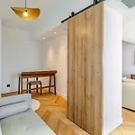 Promenade Chic Apartment Sea & City