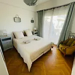 Terrasse Ensoleillee Sur Les Toits De Nice