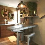 Apartment Des Aventuriers - Experience Unique & Atypique A Proche Du Centre Nice