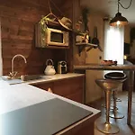 Apartment Des Aventuriers - Experience Unique & Atypique A Proche Du Centre Nice