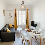 Apartment Elegant With Balcony,