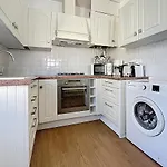 Large 2 Bedroom Apartment, Close To Promenade Des Anglais