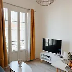 Apartment Elegant With Balcony, Nice