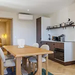 62 Carnot Lot 7 - Duplex Atypique- Climatise - 2 Apartment *