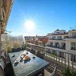 Apartment Terrasse Ensoleillee Sur Les Toits De *