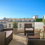 Terrasse Ensoleillee Sur Les Toits De *