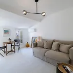 Charming Ultra 1 Bdr Apartment