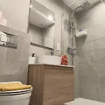 Hostel Meyerbeer - Rooms And Apartments