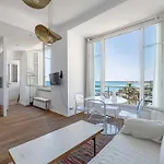 Fair-Conditioned Seafront Apartment - Nice