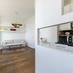 Fair-Conditioned Seafront Apartment - Nice