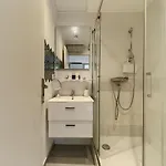 Promenade Des Anglais-2 Mins Walk To Beach- Charming Duplex -Air Conditioning Wi-Fi