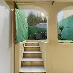 Promenade Des Anglais-2 Mins Walk To Beach- Charming Duplex -Air Conditioning Wi-Fi